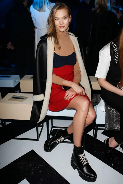 Look 10